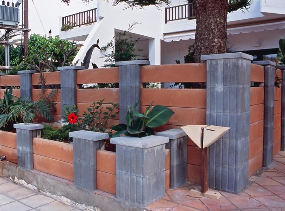 Single Fencing Wall with an embedded flower planter